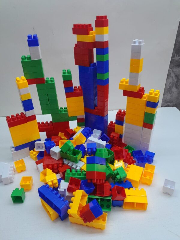 Creative Building Blocks Set – Giant City Builder 132 pcs - Image 3
