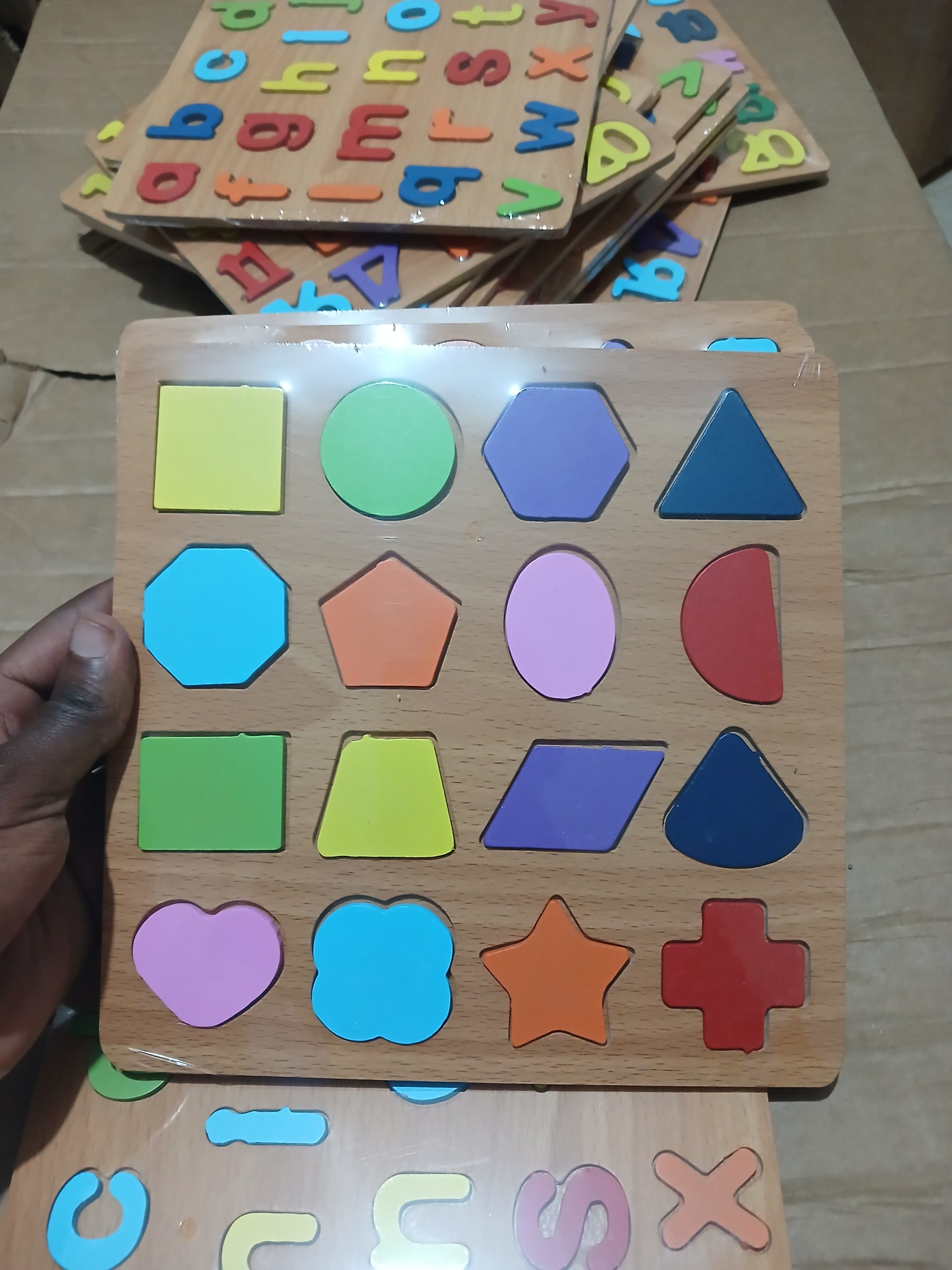 Wooden Geometric Shape Sorter Puzzle Board – 16 Pieces - Image 3